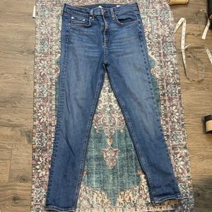 Women’s High Rise Ankle Skinny jeans.